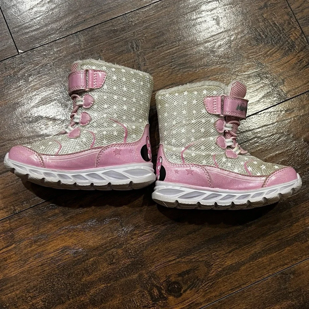 Pink‎ Minnie Mouse Light-Up Snow Boots, Little Girls Size 8